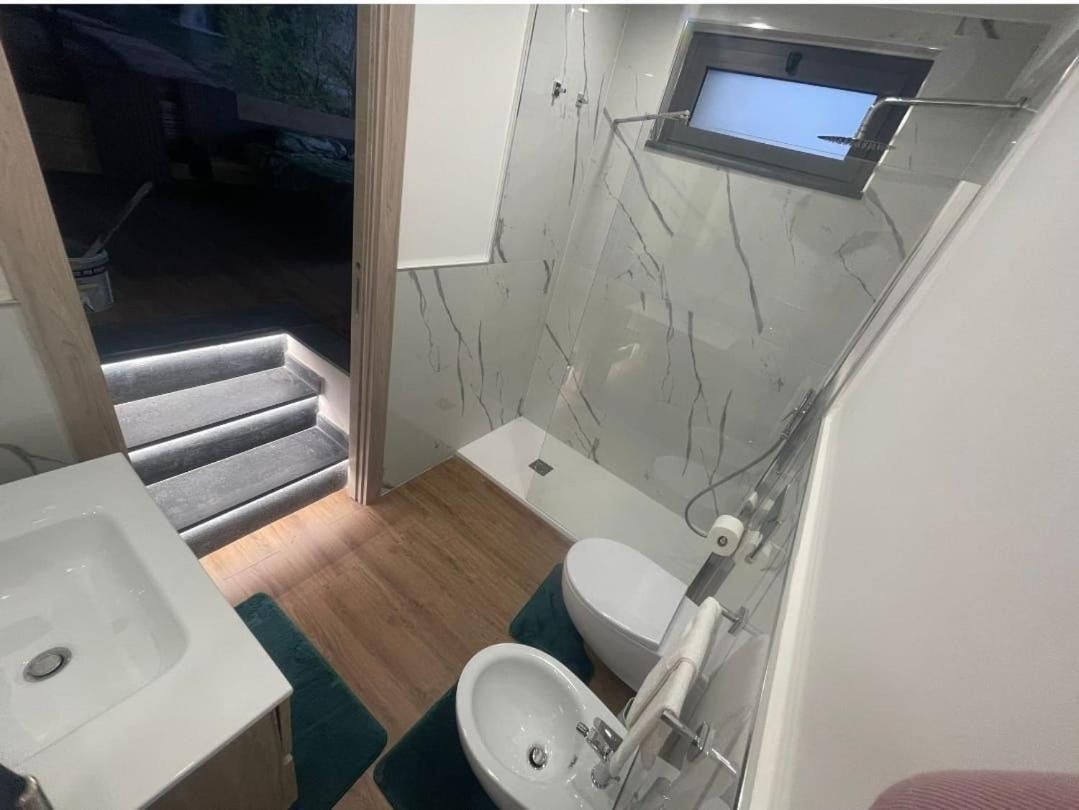Gd Luxury Suite ランダッツォ エクステリア 写真